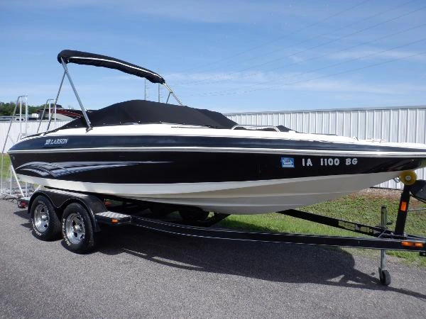 Larson 265 Bow Rider Erstbild